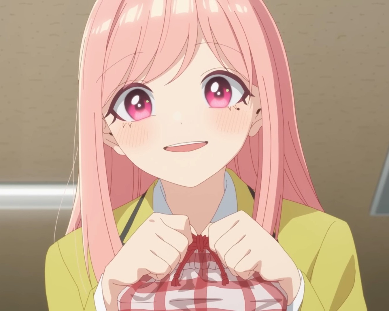 Kusunoki's Flunking Her High School Glow-Up